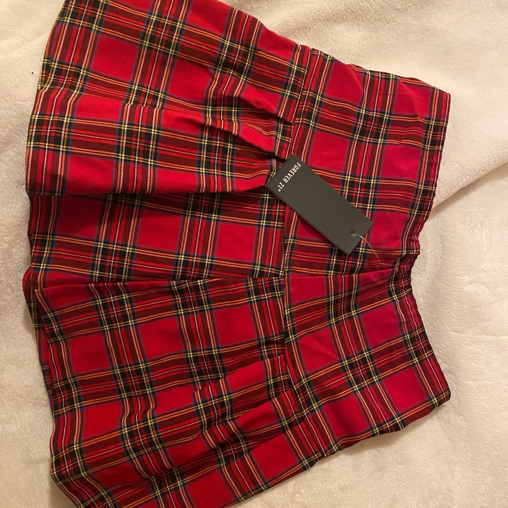 Forever 21 Plaid red skirt *NEVER WORN* - Picture 1 of 1